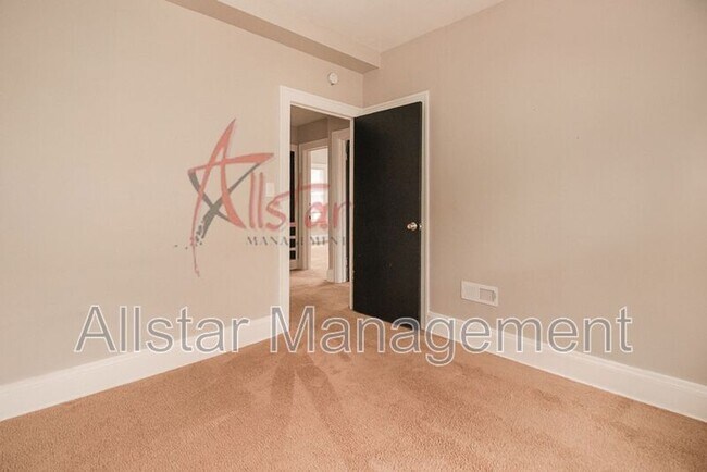 Building Photo - 1550 Glenmont Rd
