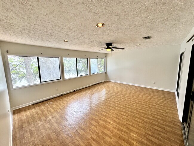 Building Photo - WATER FRONT PROPERTY!!!!!