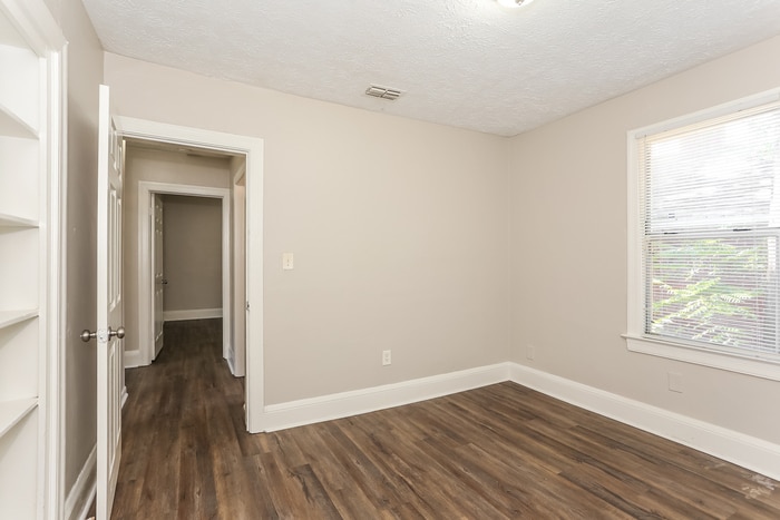 Building Photo - 6517 Sunset Dr