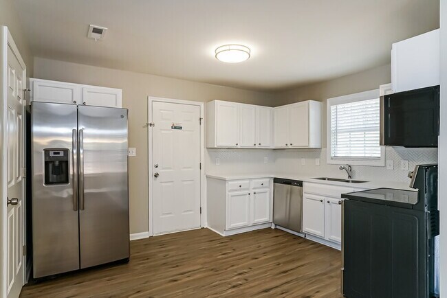 Building Photo - 69 Nancy Ct