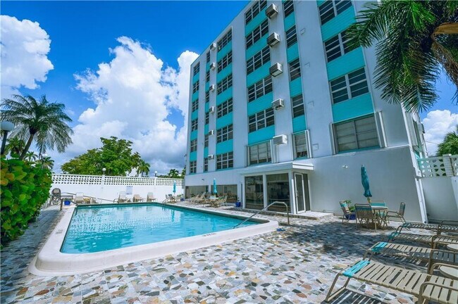 Building Photo - 600 N Birch Rd