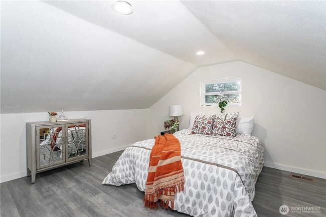 Building Photo - Beautifully Renovated 4-Bedroom Home in Desirable Arbor Heights!