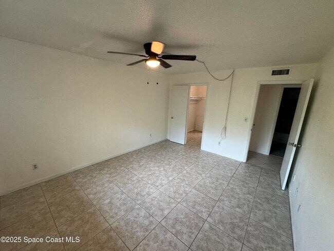 Building Photo - 230 Columbia Dr