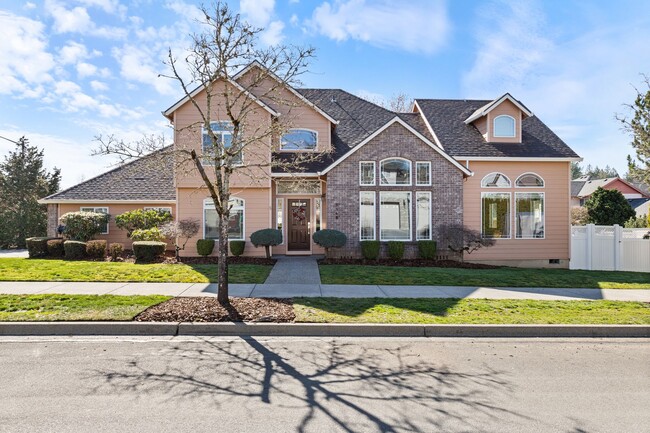 Primary Photo - Stunning SE Gresham Home w/ Huge Bonus Room!