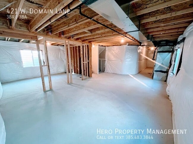 Building Photo - 421 Domain Ln