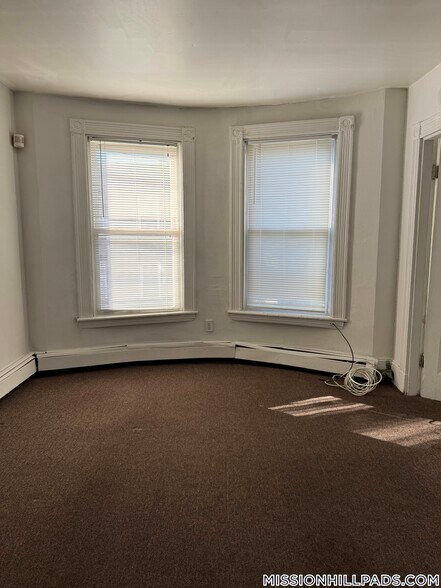 Building Photo - 8 Parker Hill Ave