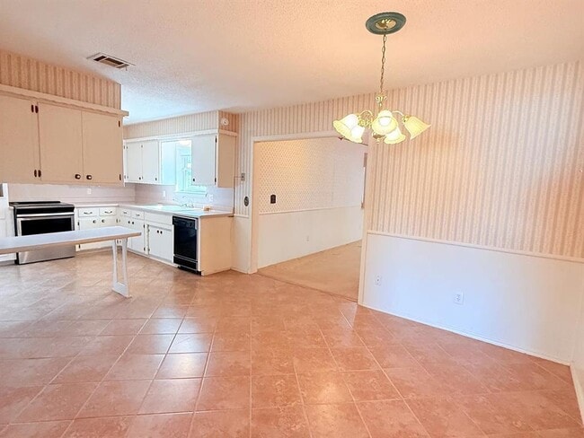 Building Photo - 7708 S Miller Blvd