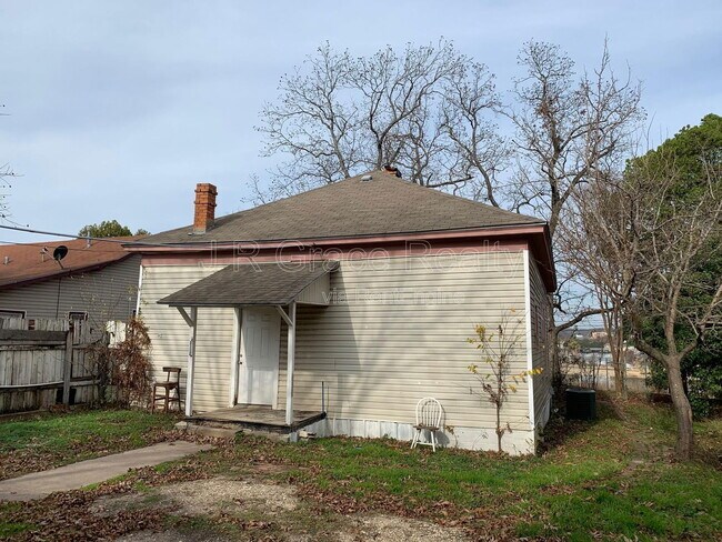 Building Photo - 1914 Webster Ave