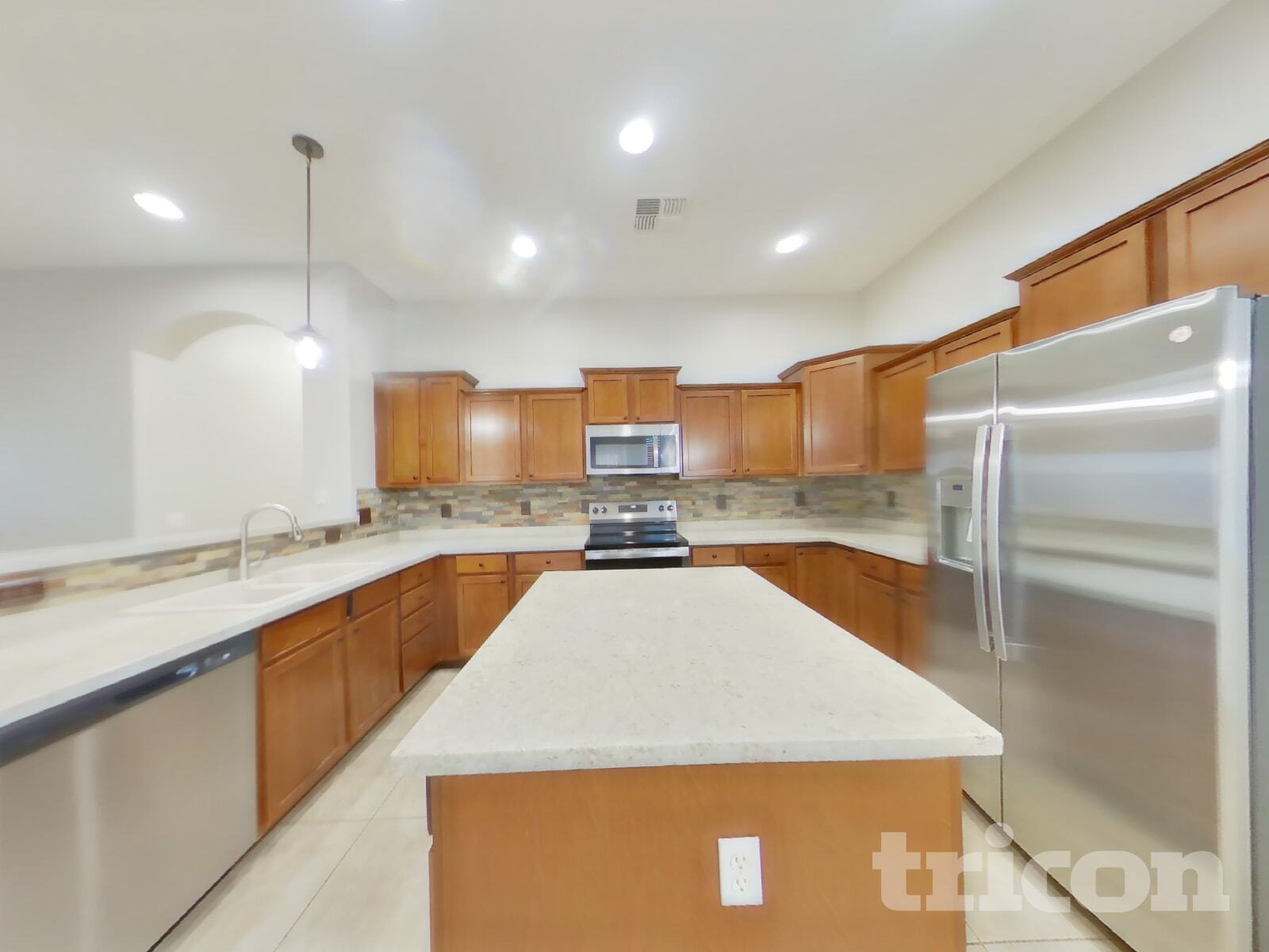 Building Photo - 9474 W Pineveta Dr