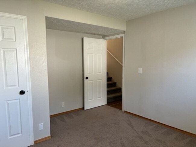Building Photo - Home in CDA Place
