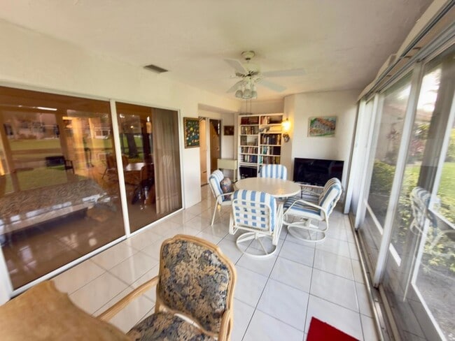 Building Photo - 7922 Sandy Pointe Dr