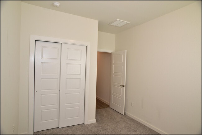 Building Photo - 3545 Essence St