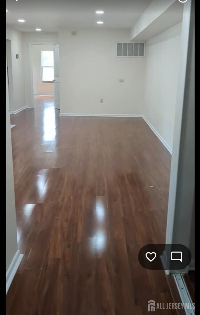 Building Photo - 110 Biscayne Ct