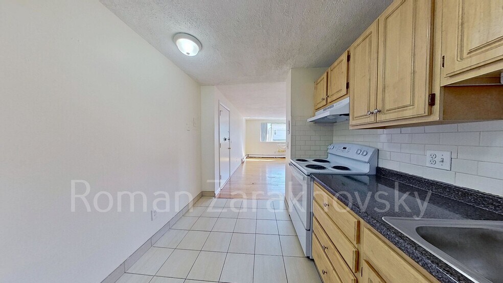 Building Photo - 88 Gardner St