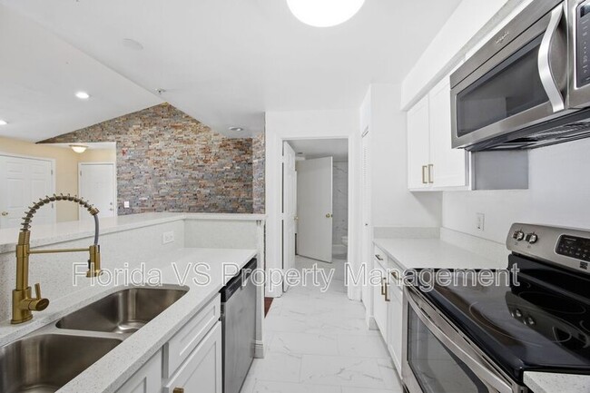 Building Photo - 2207 Antigua Pl