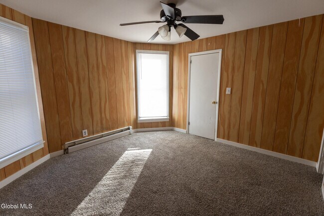 Building Photo - 104 Lawrence St