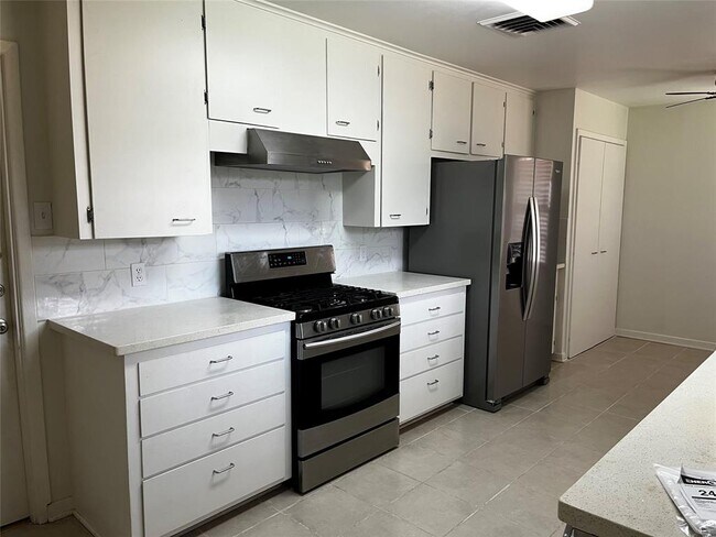 Building Photo - 4134 Osby Dr