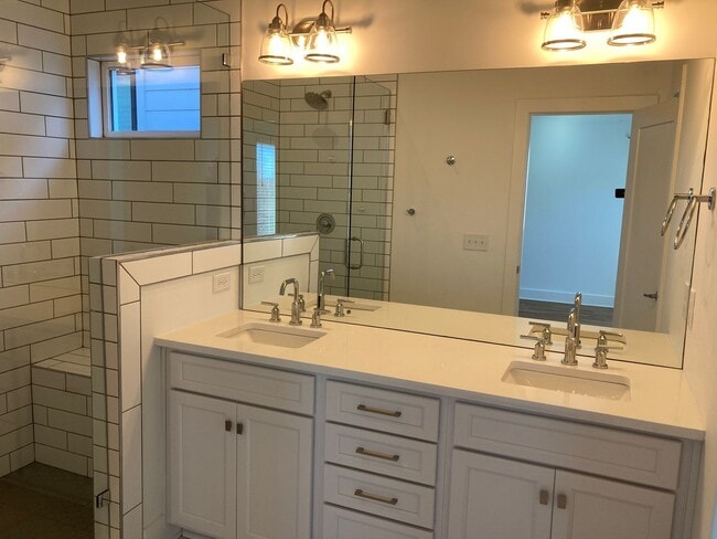 Building Photo - 3 bedroom, 3.5 bath, Spacious & Open Floor...