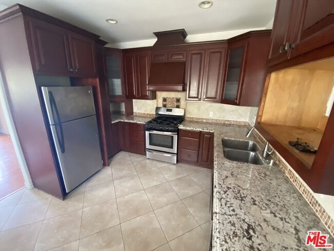 Building Photo - 2244 Ripple St