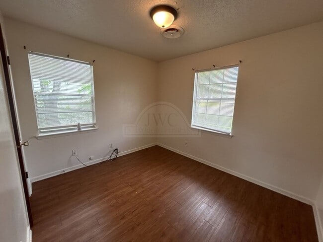 Building Photo - 1205 Kathey Dr