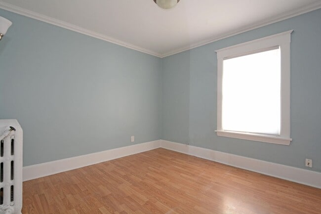 Building Photo - 814 Grand Ave