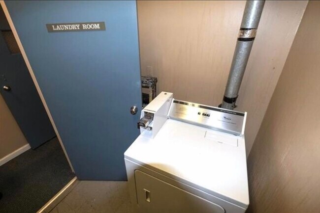 Building Photo - 159 Newark St.