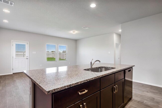 Building Photo - 135 Chesterfield Dr
