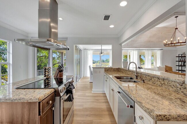 Building Photo - 11839 Pebblewood Dr
