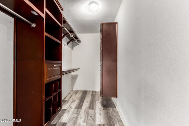 Building Photo - 2425 E Westchester Dr