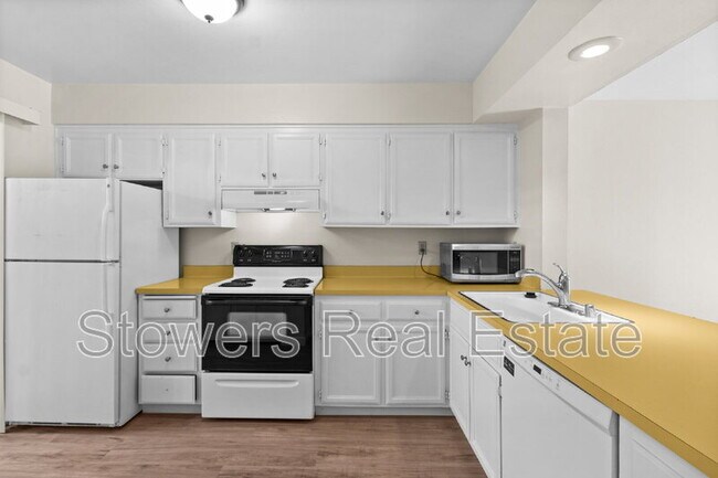 Building Photo - 433 Garden Creek Pl