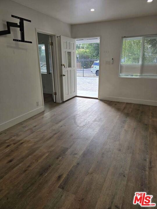 Building Photo - 14123 Califa St