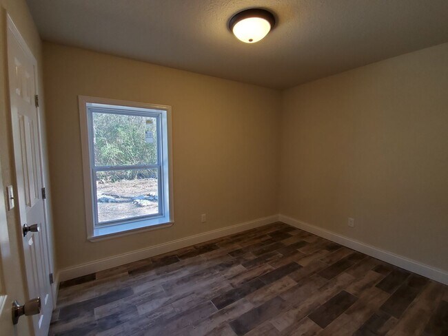 Building Photo - TEDDY DUPLEX