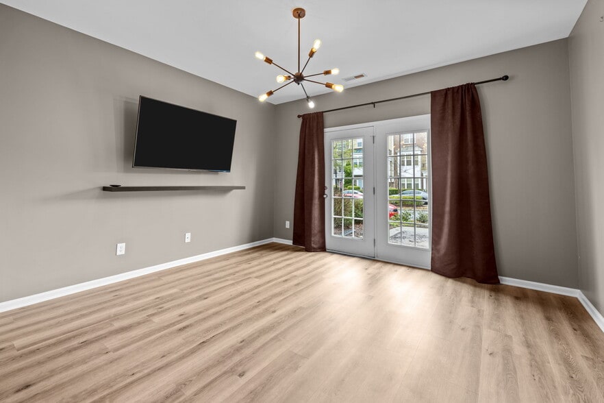 Building Photo - 10122 Glen Autumn Rd