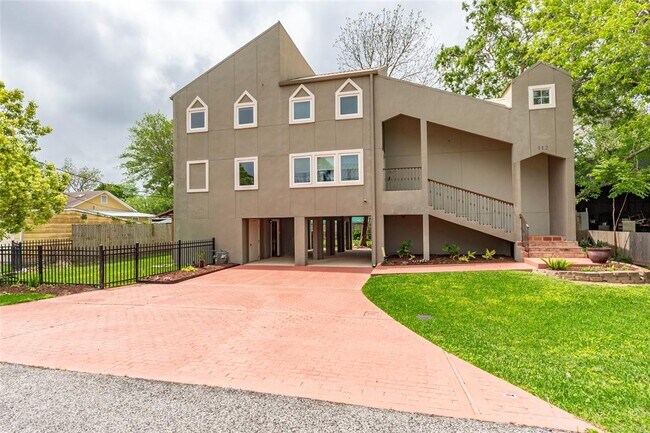 Primary Photo - 112 Oak Rd
