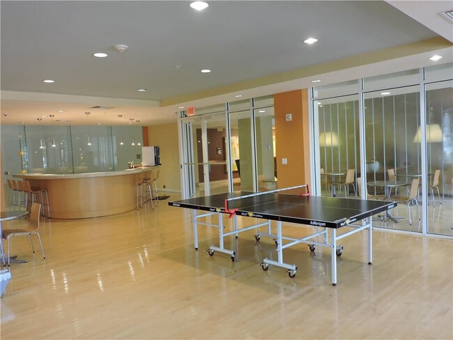 Building Photo - 511 SE 5 Ave