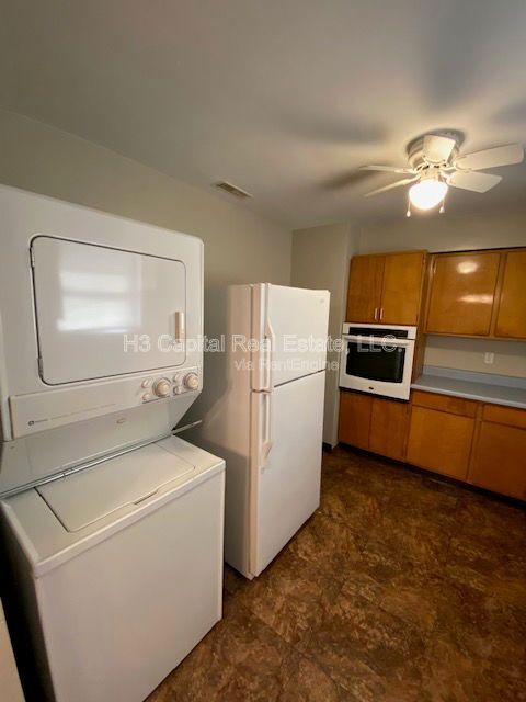 Building Photo - 2818 Yale Dr