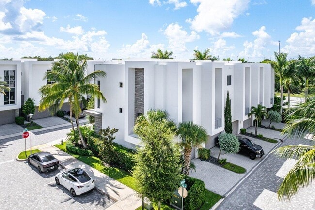 Building Photo - 4051 NW 17th Ave