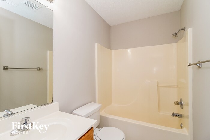 Building Photo - 365 Craver Pointe Dr