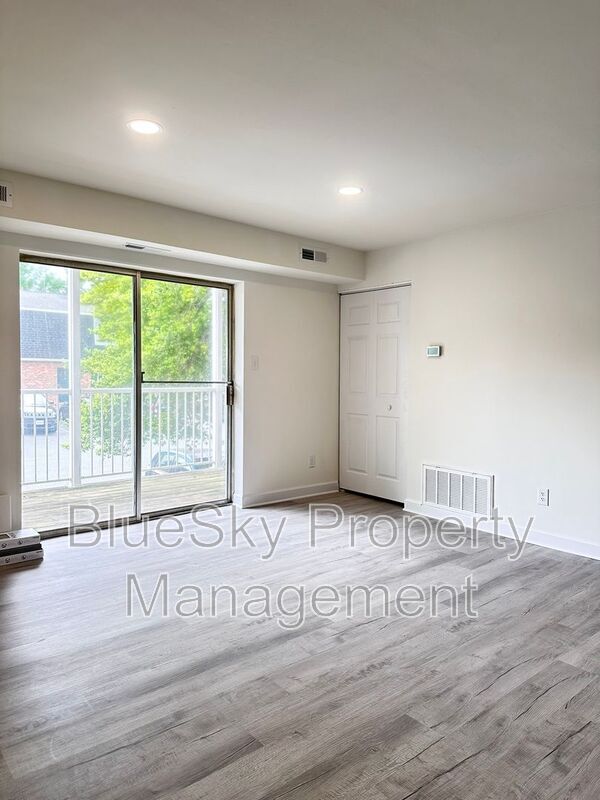 Building Photo - 800 Runnel Ct