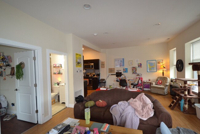 Primary Photo - 4461 W Lawrence Ave