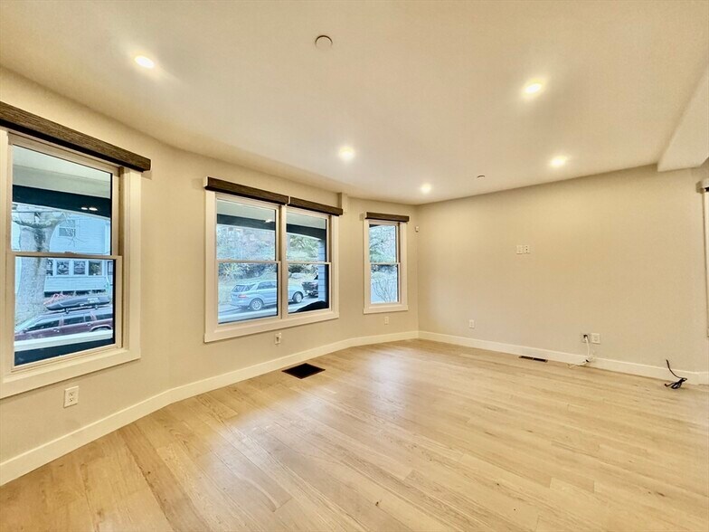 Building Photo - 8 Robeson St