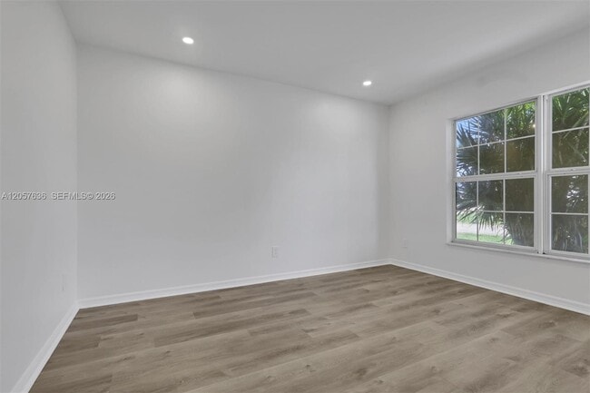 Building Photo - 1807 NE 28th St