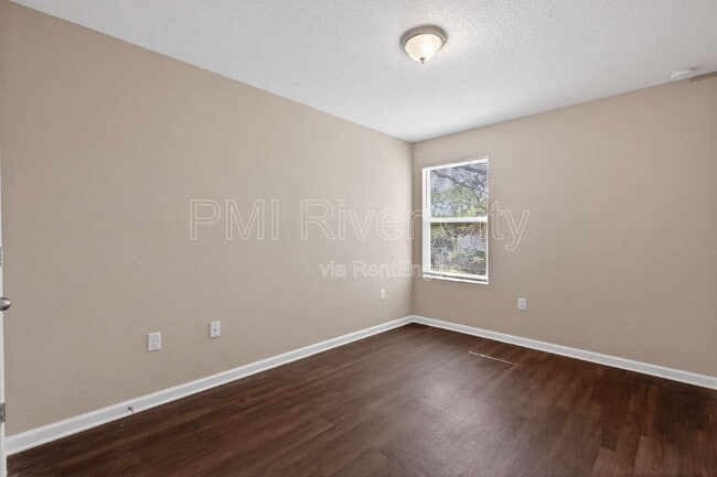 Building Photo - 7608 Rain Forest Dr N