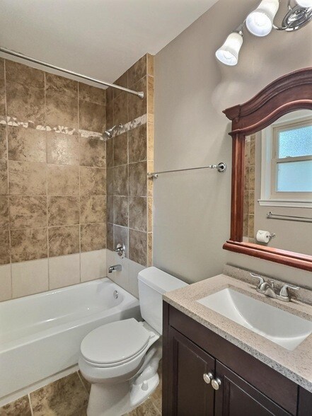 Building Photo - 1074 Tararidge Dr