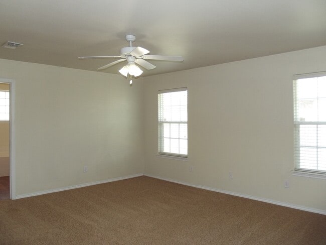 Building Photo - Large 3/2/2 Home in Monterey - Frenship School District