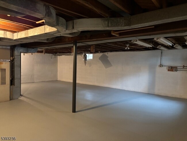 Building Photo - 130 Arlington Ave