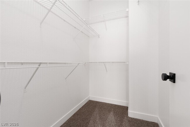 Building Photo - 886 Park Walk Ave