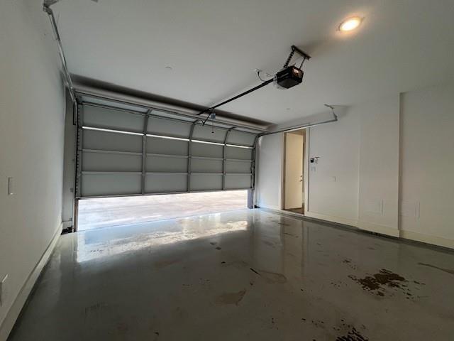 Building Photo - 5802 Lindell Ave