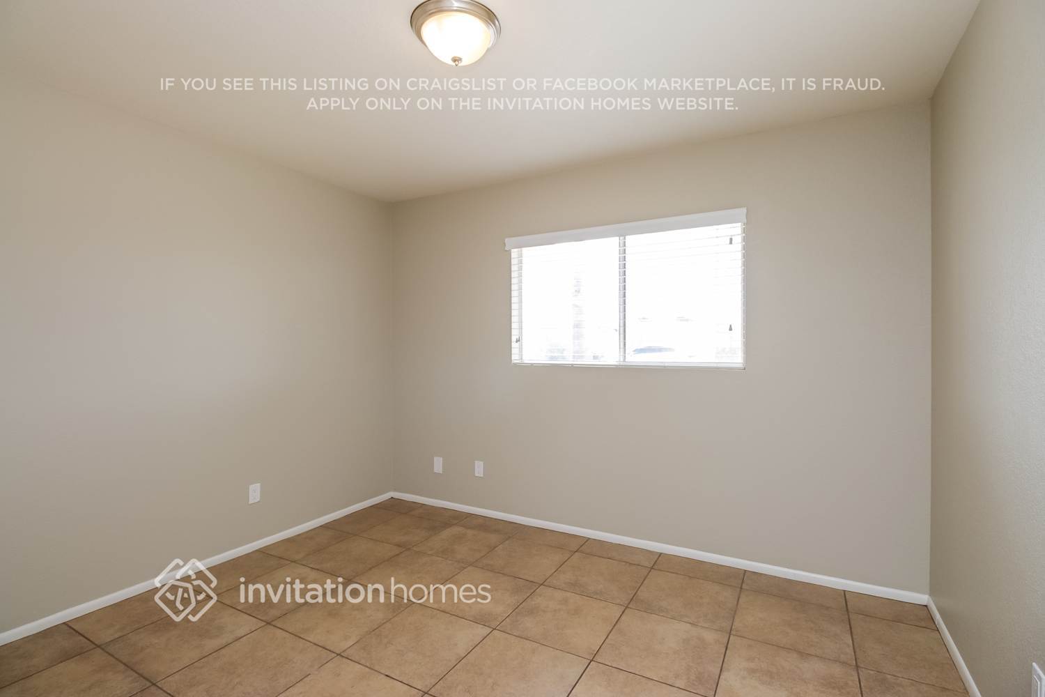 Building Photo - 1376 E 30th Ave