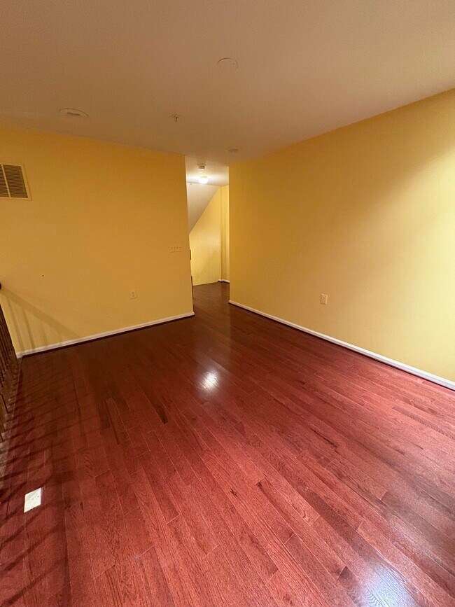 Building Photo - 950 Nathaniel Trail